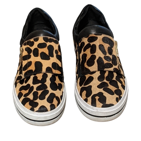 Vaneli Sport calf hair leopard print fashion sneaker size zipper slip on… - Picture 9 of 10